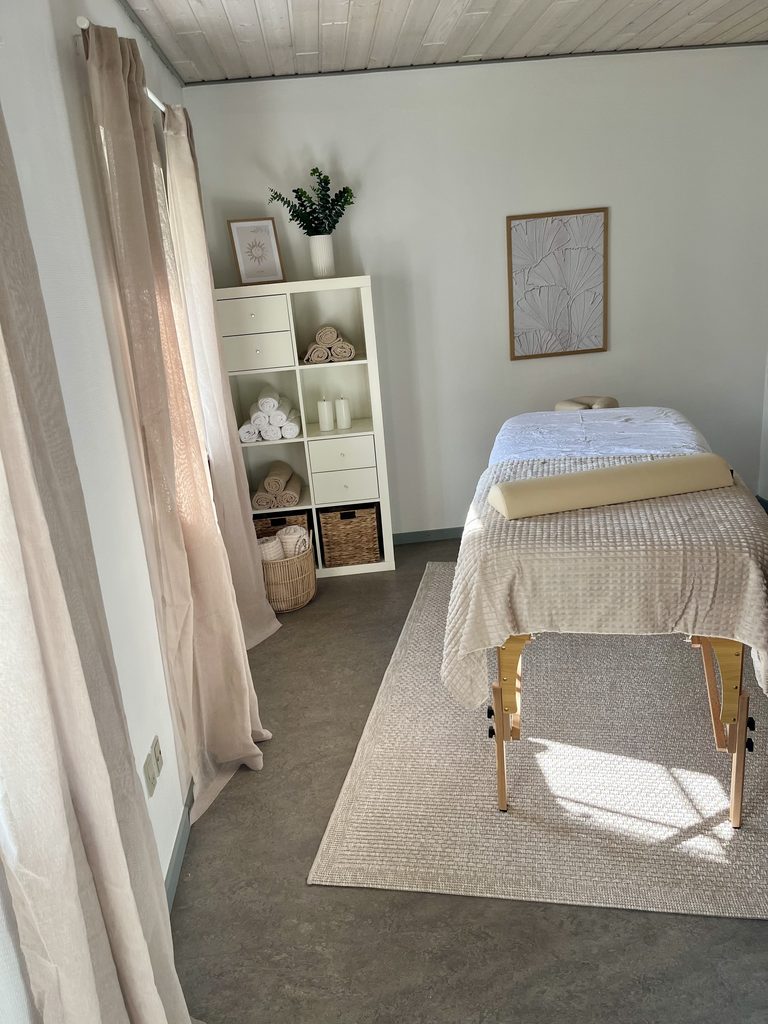 Blid massage hos Klinik Silkestrøg i Løgumkloster